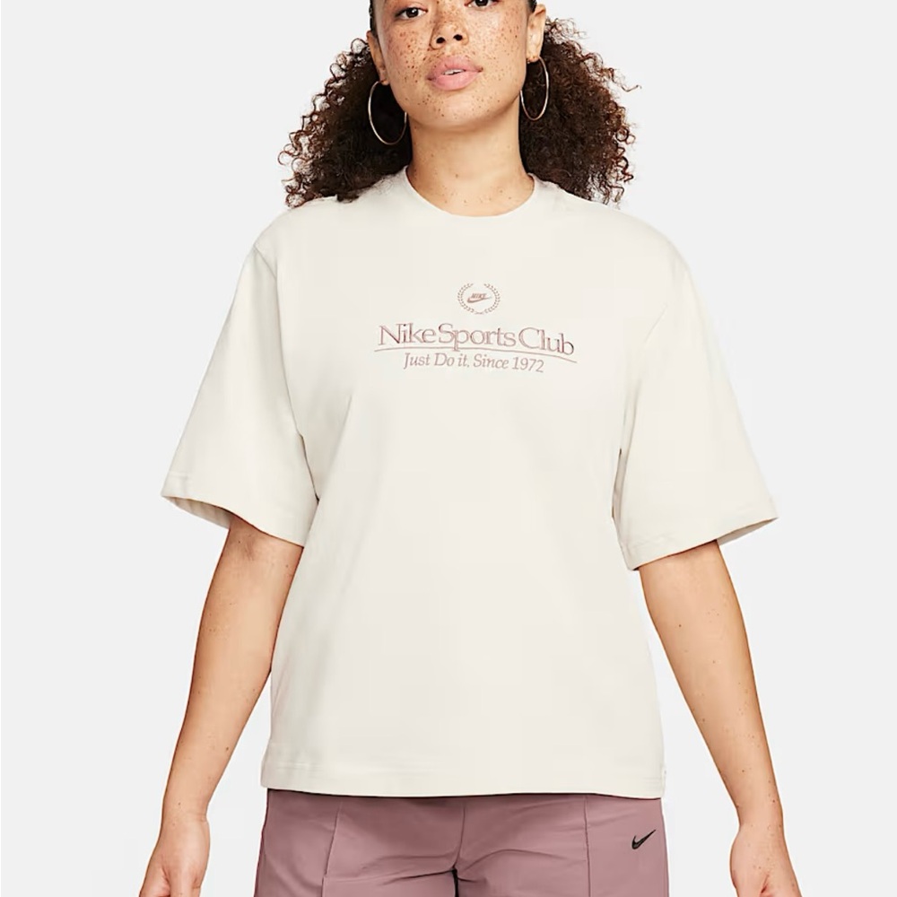 NWOT Nike Women’s Sportswear Heritage Boxy Tee